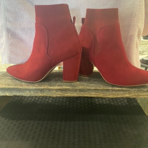Red Suede Boot shoes Size 6.5 - Picture 12 of 12